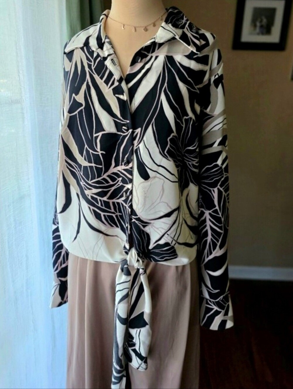 Joseph Ribkoff Sz 12 Black Beige Tropical Leaf Tie Front Button Down Blouse